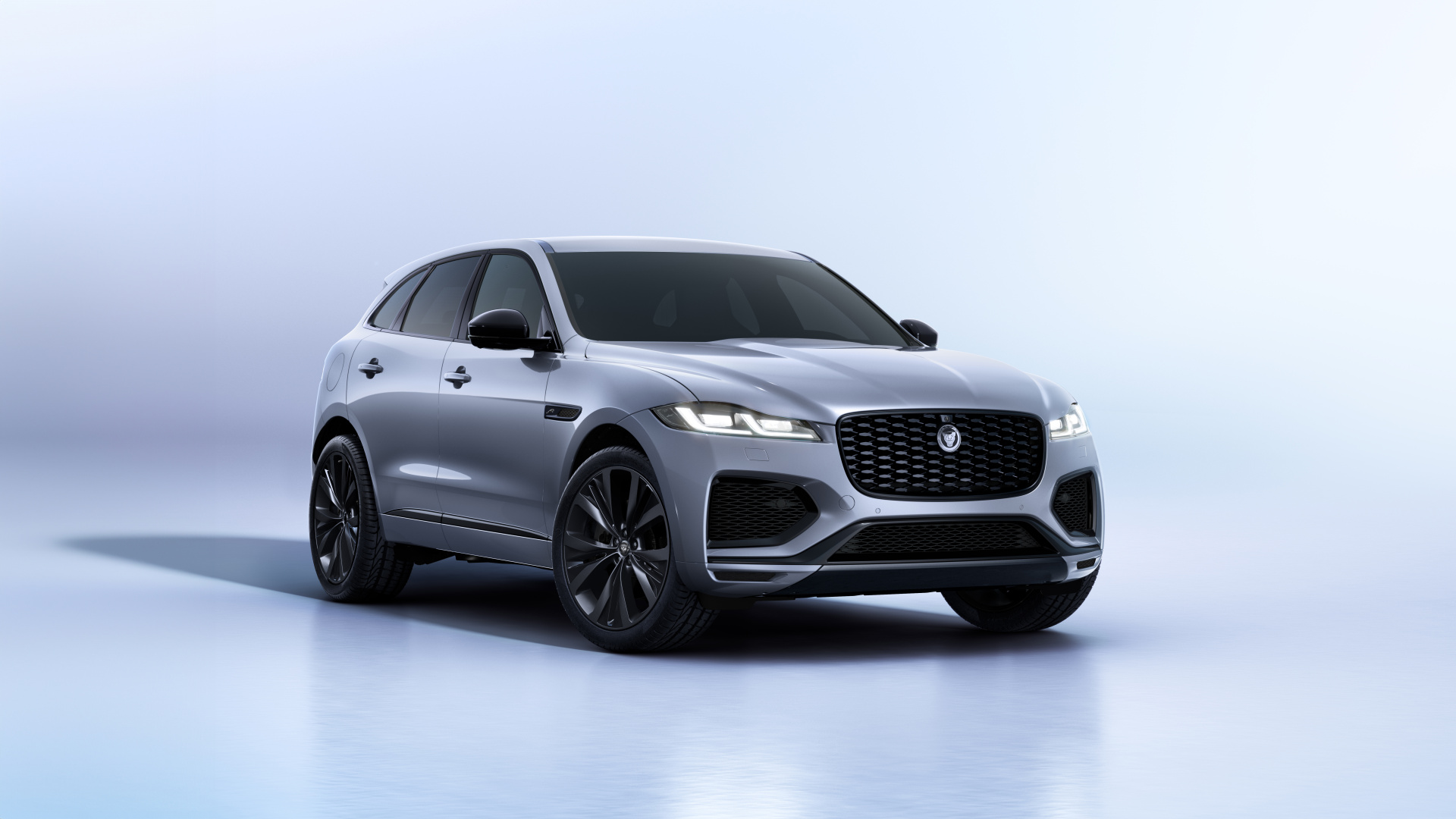 SMALL_F-PACE-90th-front34